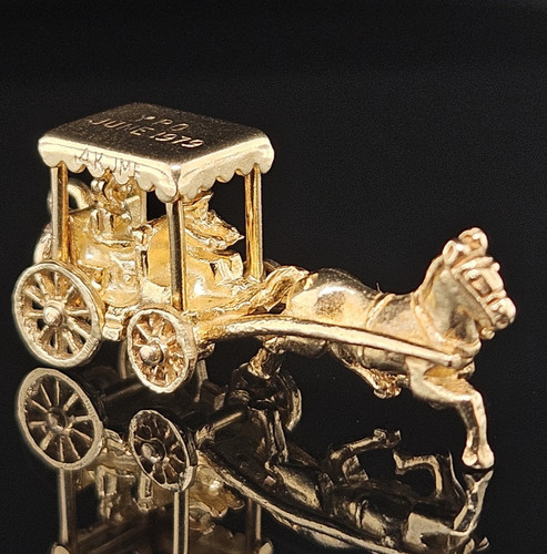 14k gold horse drawn carriage - horse,