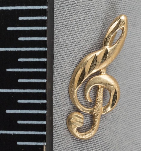 Gold tone pendant music - gold,