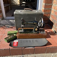 Singer 99k Hand operated sewing machine + Extras + Matt