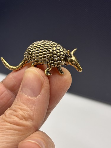 Small brass armadillo - small,