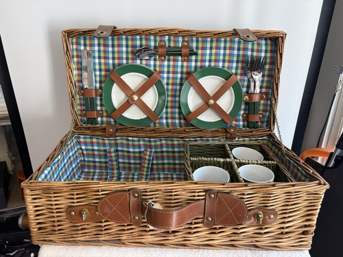 Vintage style wicker picnic - style,