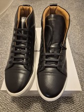 Brand NEW - SIZE 8 - Russell &