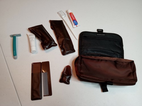 Qantas amenity kit - qantas, with