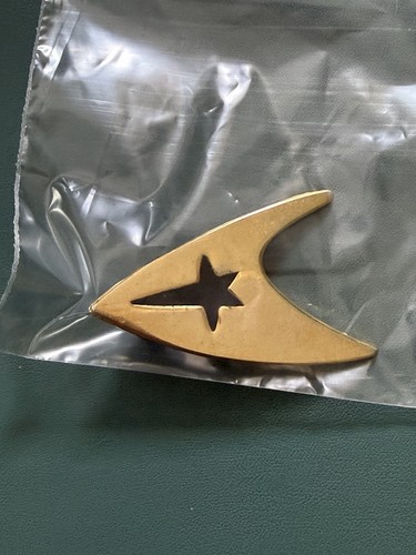 Star trek pin badge - trek,