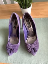 Beautiful Vintage  bow feature Mauve Suede Court Shoes Size 4