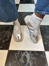 Split Toe Tabi Flats In Sliver