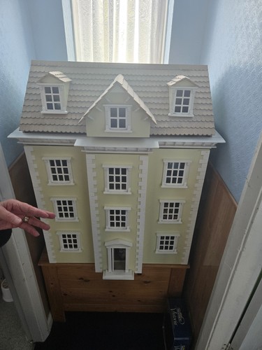 Doll house mantion with - mantion,