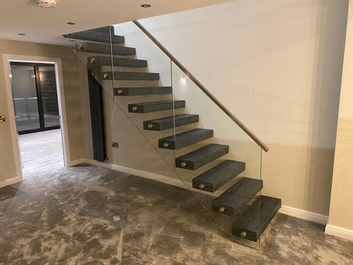 Oak floating staircase treads