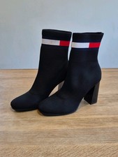 Tommy Hilfiger - Tommy Jeans 