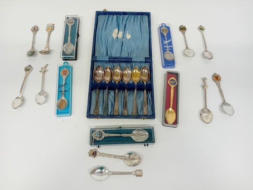 Vintage collectable spoons set - collectable,