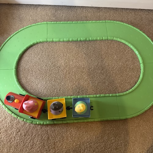 Peppa pig toy weebles train - pig,