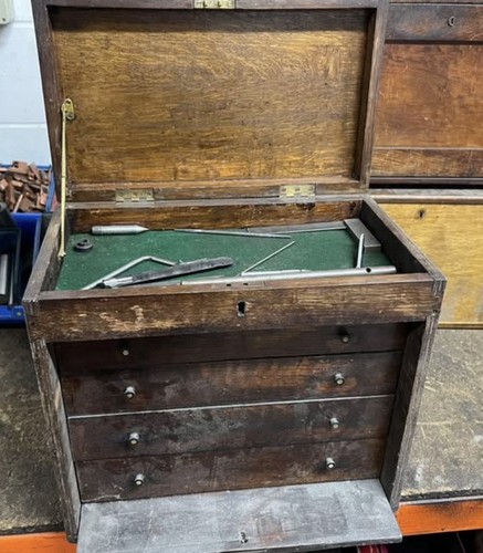 Toolmakers chest with - chest,