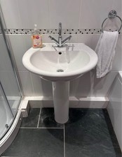 Washbasin In White Porcelain With Swan Neck Mixer Tap- Very Good Condition