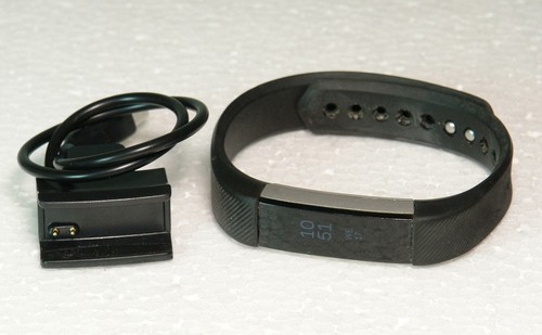 Fitbit alta activity tracker - fitbit,