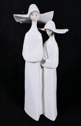 Large vintage lladro monjas - vintage,