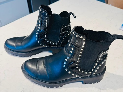 Great condition zara - great, studded