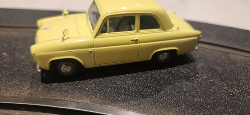 Lledo vanguards ford anglia - vanguards,