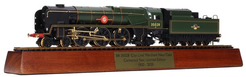 R3824 hornby class 8p - oo,