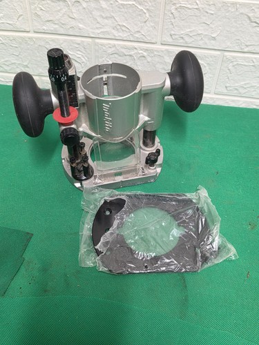 Makita 195563 plunge router - plunge,