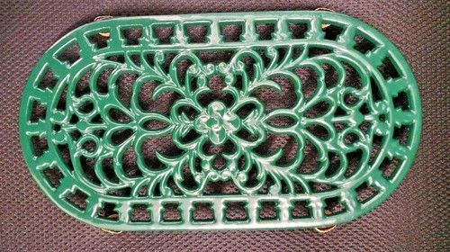 Oval cast iron - oval, trivet