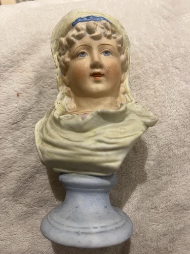 Beautiful plaster bust - plaster,