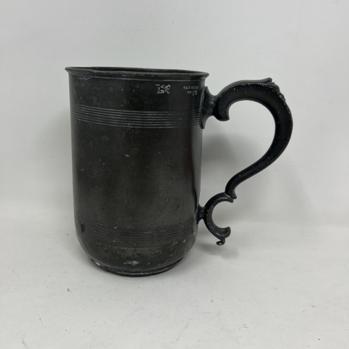 Victorian antique quart - quart, pewter