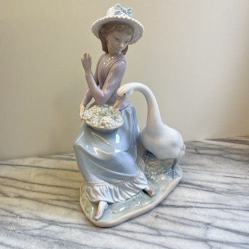 Lladro 5034 girl - with, goose
