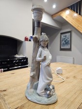 Lladro NAO table lamp: girl