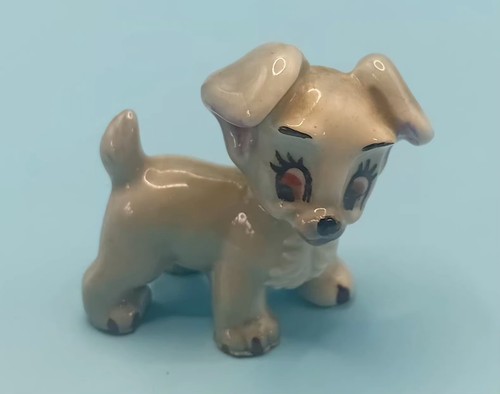 Wade whimsie figurine - wade, flower