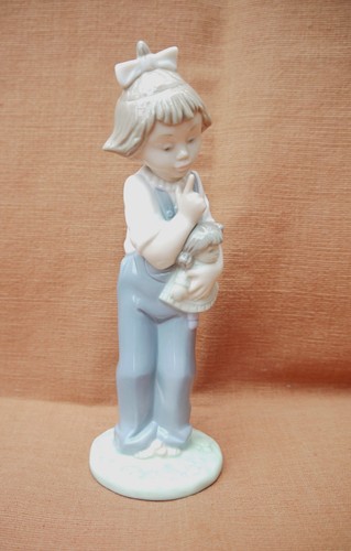Nao lladro hush 1069 - by,