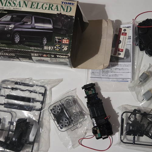 Tomy aero 24 nissan - tomy,