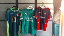 Joblot 3 football shirts Read