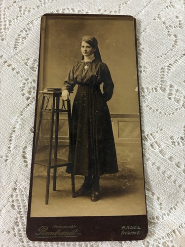 Vtgantique photo nurse red - vtgantique,