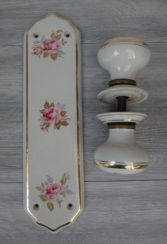 Porcelain door knobs finger - &,