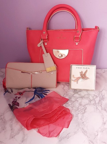 Tabitha webb avon - by,