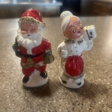 Spaghetti Trim Santa & Mrs