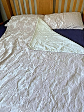 Sheridan Single  Duvet Cover & 2 Pillow Cases - Reversable