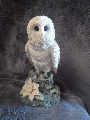 Snowy owl figurine tall - snowy,