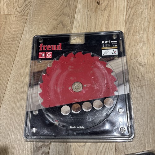 Freud mitre saw - 216, 30