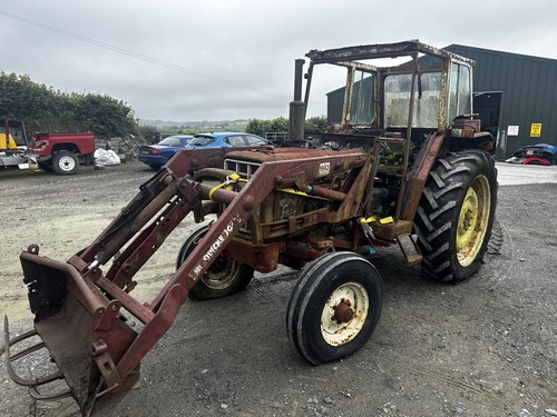 International 574 tractor - 574,