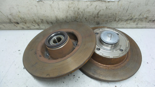Wheel hub left rear - left, renault