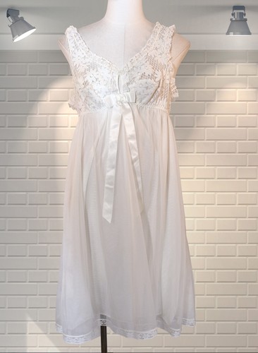 Vintage 1970 white double - vintage,