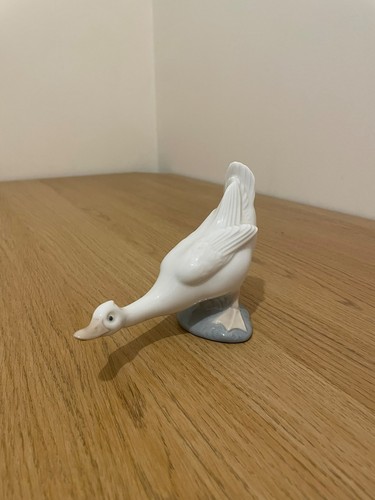 Nao lladro porcelain swan - nao,