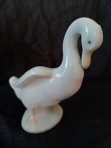 Nao ladro bird figurine - bird,