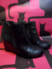 TU LADIES  BLACK LEATHERETTE
