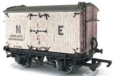 4mm/OO TRIX RELIVERIED AND WEATHERED NE REFRIGERATOR VENT VAN: SEE DESCRIPTION