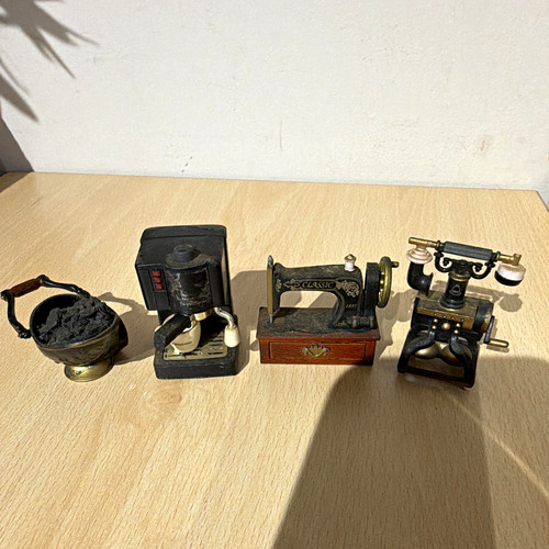 Dolls house miniatures - 1:12,