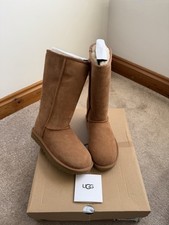 GENUINE UGG BOOTS W CLASSIC
