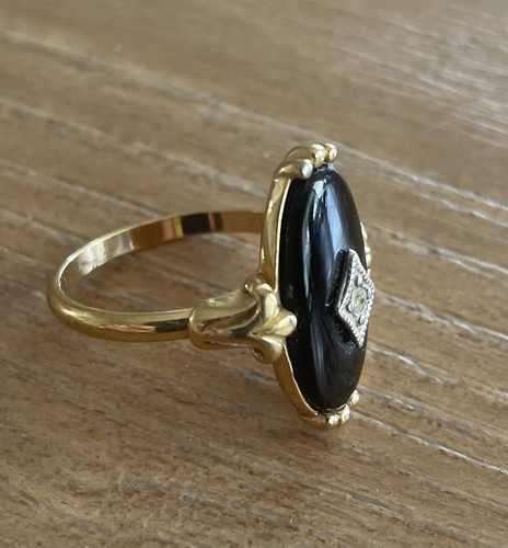 Avon 1983 victorian black onyx - black,