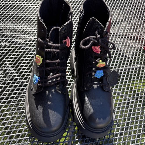 Kickers black kenzi charm - black,